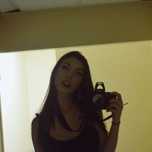 Meet your Posher, Karine